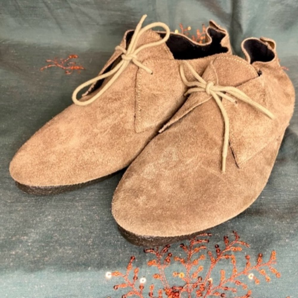 Vintage Floran's Tan Suede Womens Made in Italy Shoes Size 40 or 9  Moccasin Tie